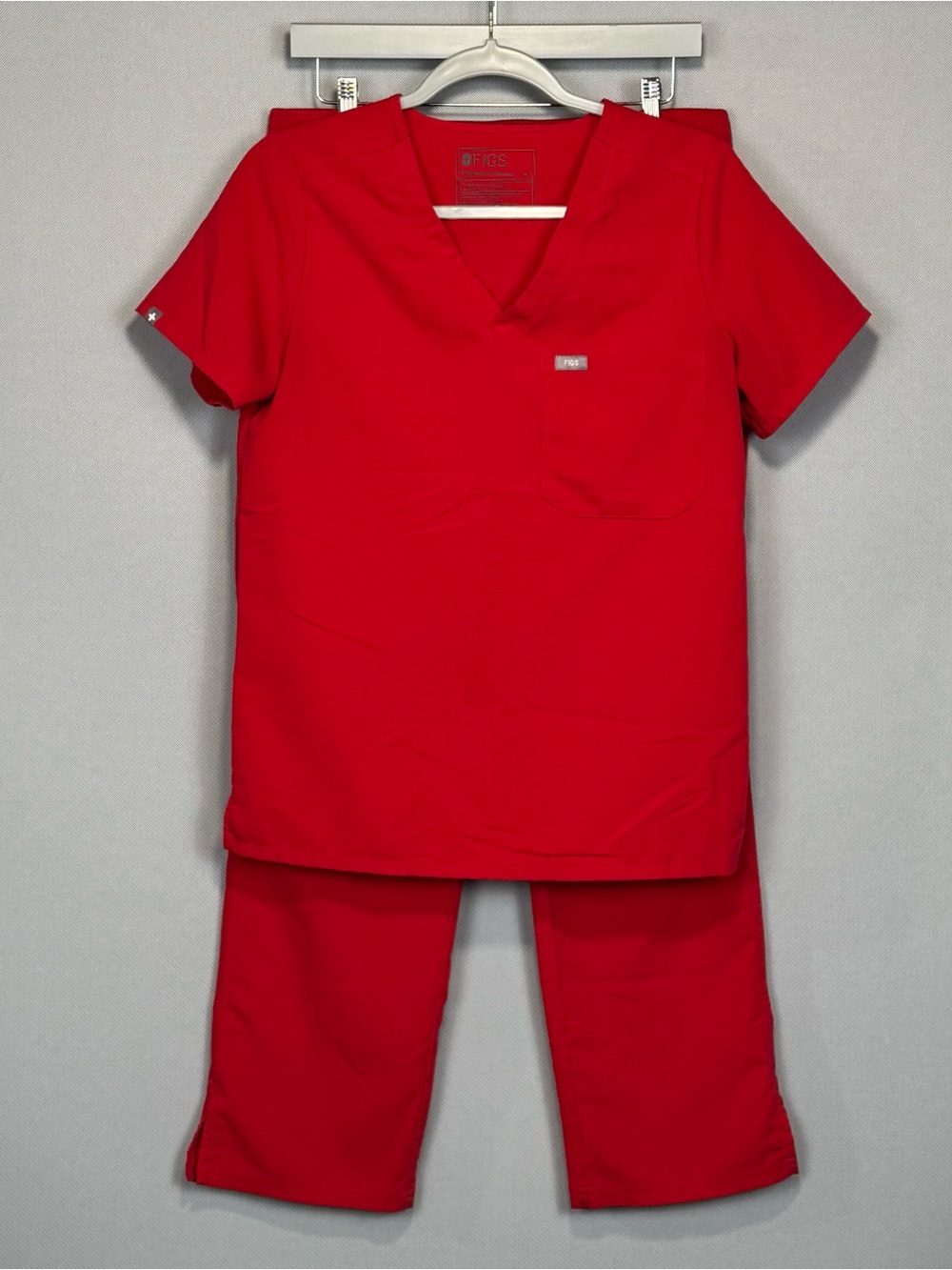 Figs Scrub Set Women Red Catarina One Pocket V Neck Top S Kade Cargo Pants M/P